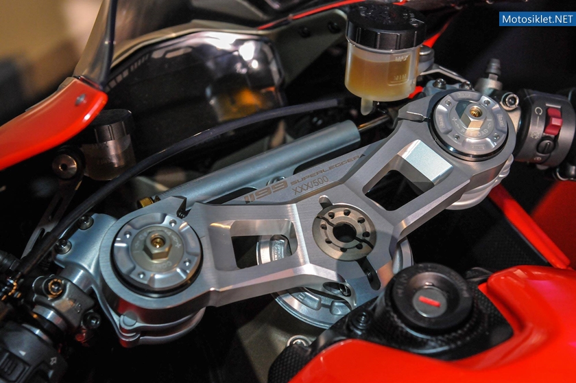 Ducati-1199-Superleggera-2014-009