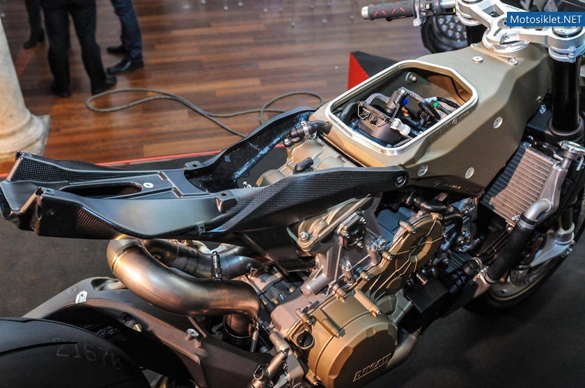 Ducati-1199-Superleggera-2014-034