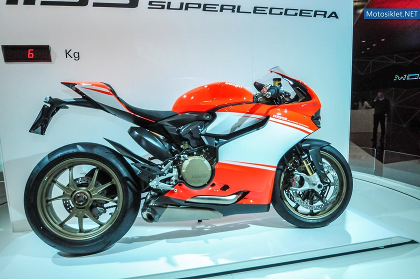 Ducati-1199-Superleggera-2014-036