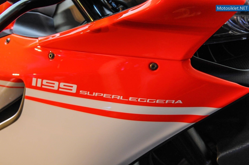 Ducati-1199-Superleggera-2014-043