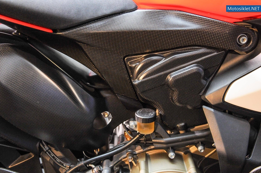 Ducati-1199-Superleggera-2014-048