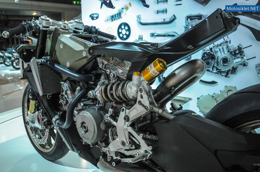 Ducati-1199-Superleggera-2014-053