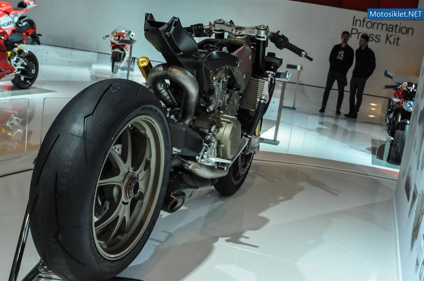 Ducati-1199-Superleggera-2014-054