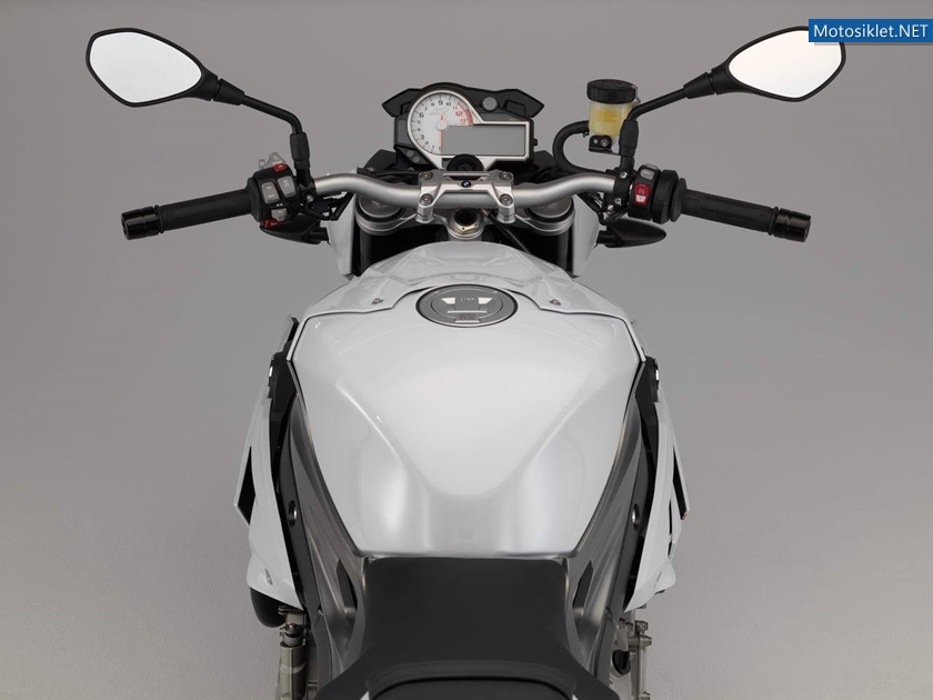 BMWS1000R-2014-001