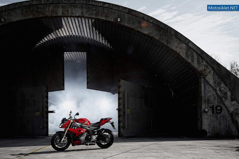 BMWS1000R-2014-031