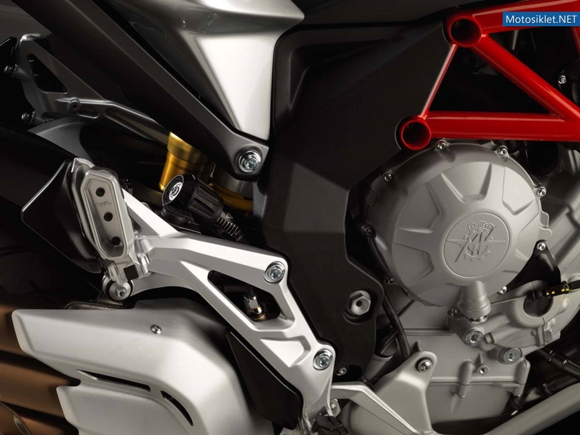 MV-Agusta-Turismo-Veloce800-2014-007