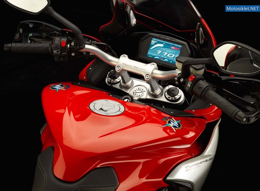 MV-Agusta-Turismo-Veloce800-2014-010