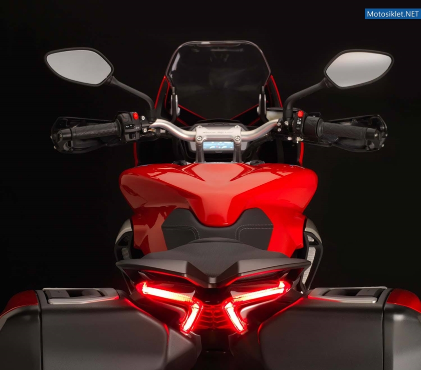 MV-Agusta-Turismo-Veloce800-2014-014