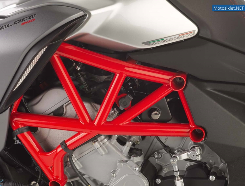 MV-Agusta-Turismo-Veloce800-2014-015