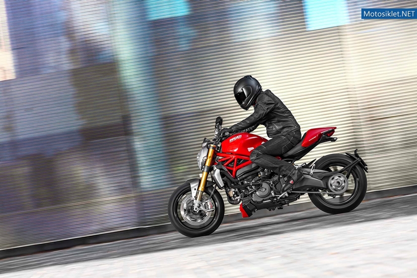 2014-Ducati-Monster-1200-007