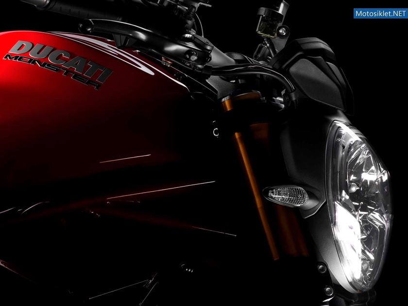 2014-Ducati-Monster-1200-012