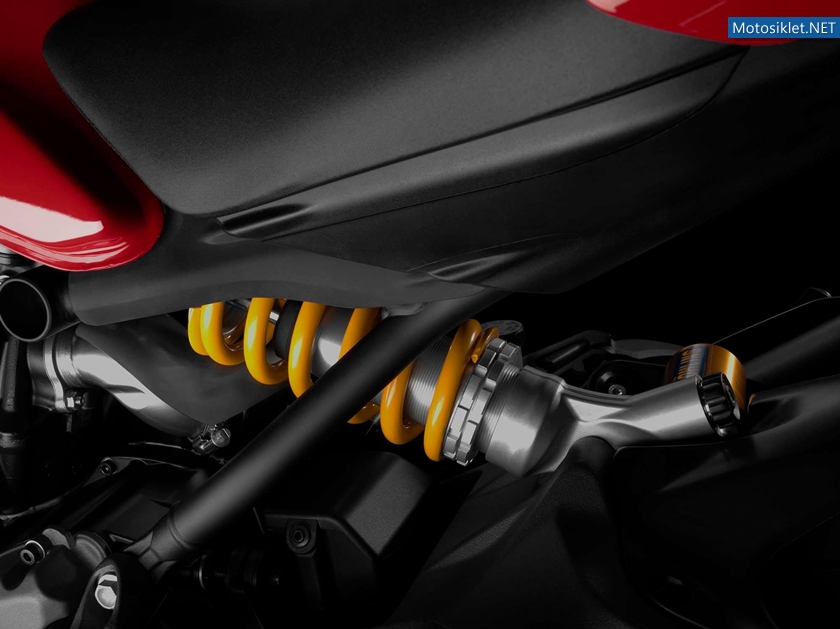 2014-Ducati-Monster-1200-030