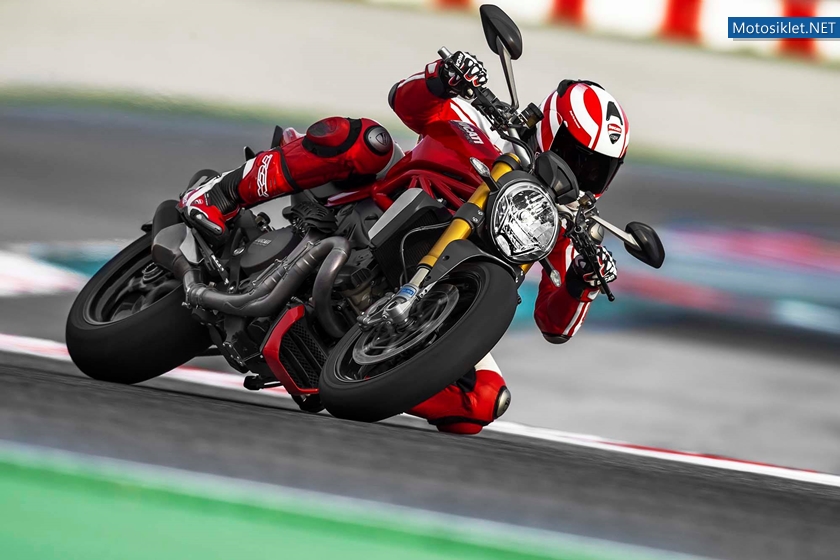 2014-Ducati-Monster-1200-039