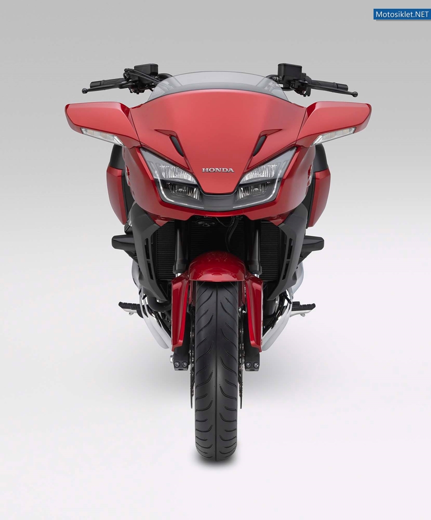 2014-Honda-CTX1300-007
