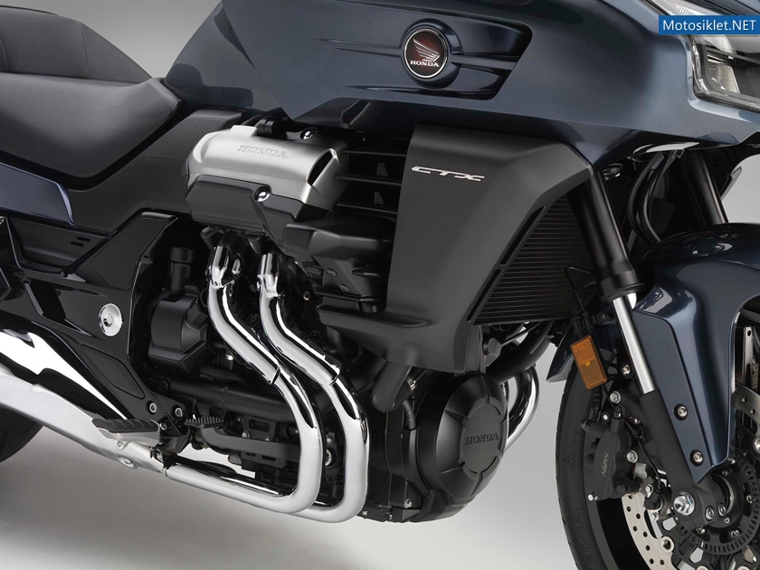 2014-Honda-CTX1300-010
