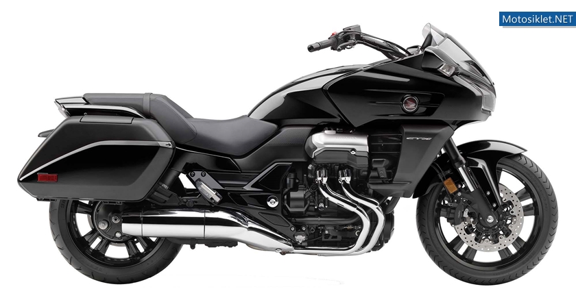 2014-Honda-CTX1300-011