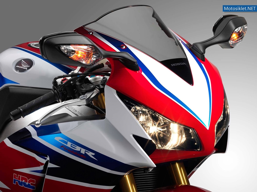 Honda-CBR1000RR-SP2014-002