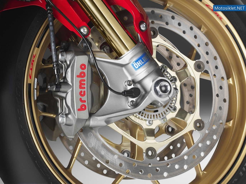 Honda-CBR1000RR-SP2014-003