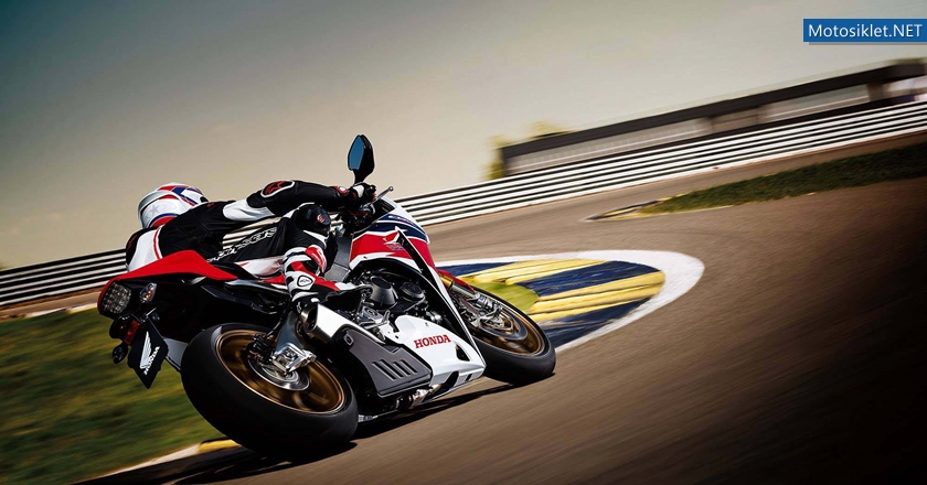 Honda-CBR1000RR-SP2014-005