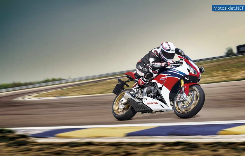Honda-CBR1000RR-SP2014-015