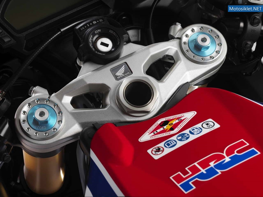 Honda-CBR1000RR-SP2014-022