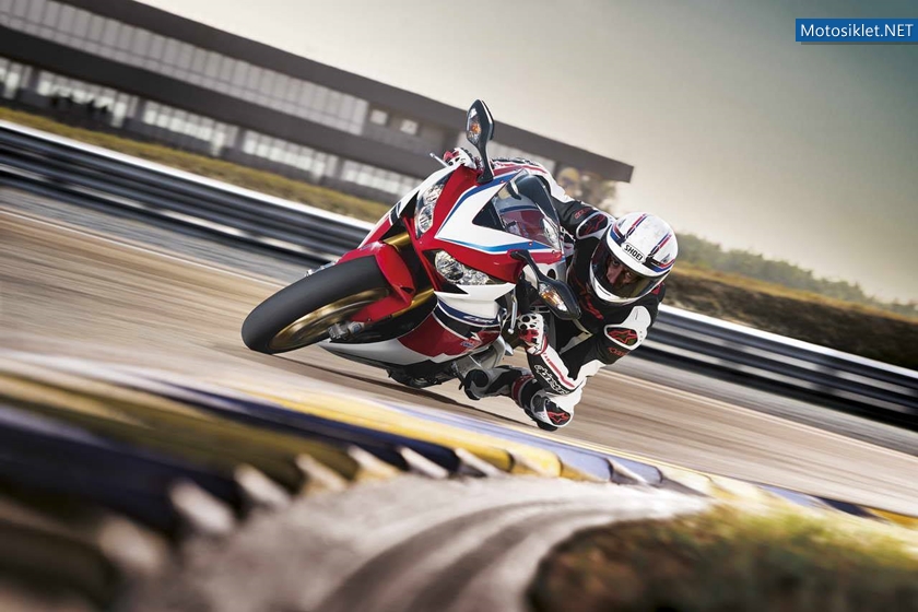 Honda-CBR1000RR-SP2014-027