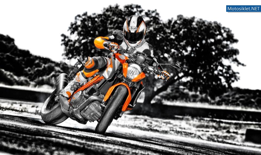 KTM-1290-Super-Duke-R-2014-003