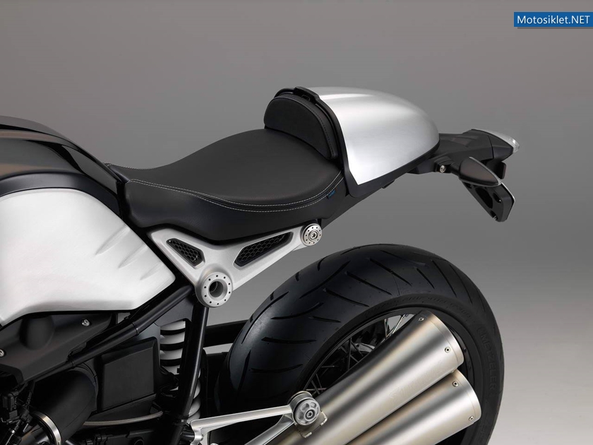 2014-BMW-R-nineT-021