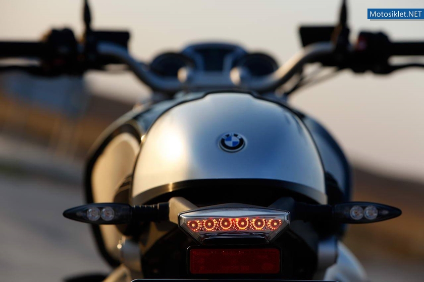 2014-BMW-R-nineT-033