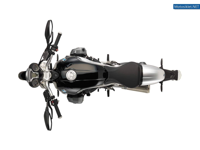 2014-BMW-R-nineT-040