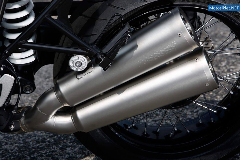 2014-BMW-R-nineT-054