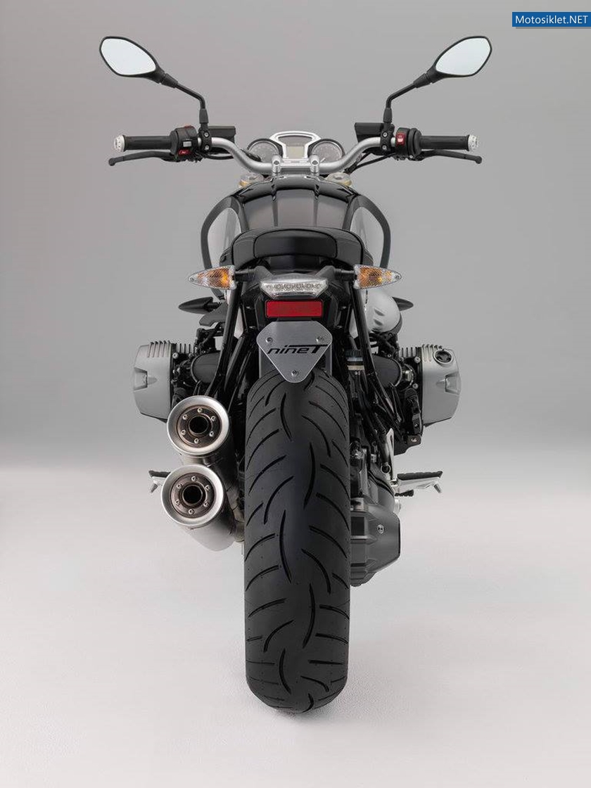 2014-BMW-R-nineT-068