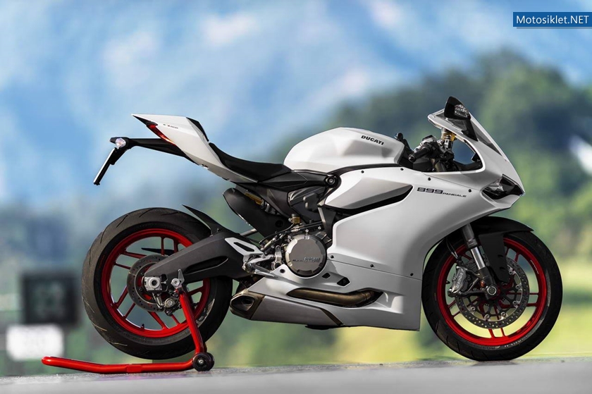 2014-Ducati-899-Panigale-001