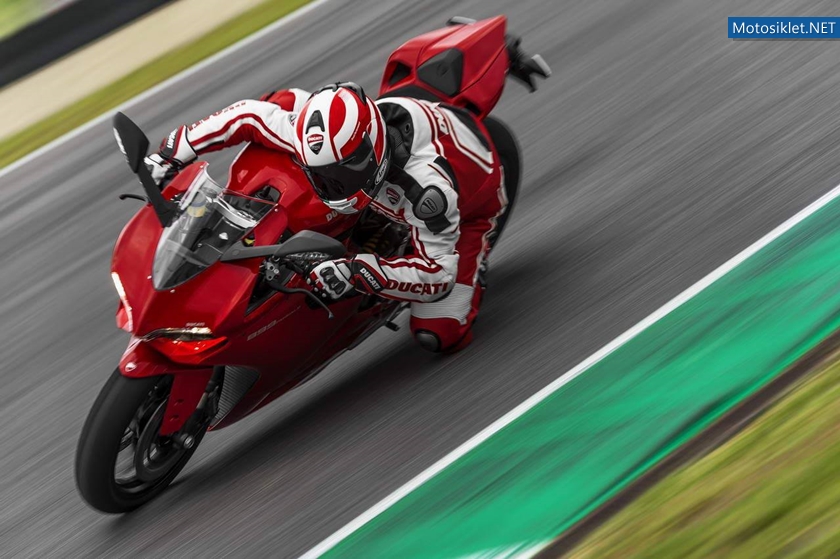 2014-Ducati-899-Panigale-010
