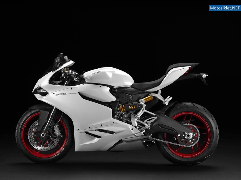 2014-Ducati-899-Panigale-012