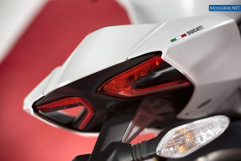 2014-Ducati-899-Panigale-013