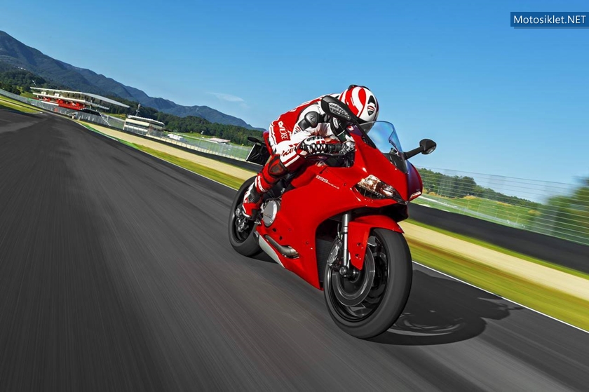 2014-Ducati-899-Panigale-017