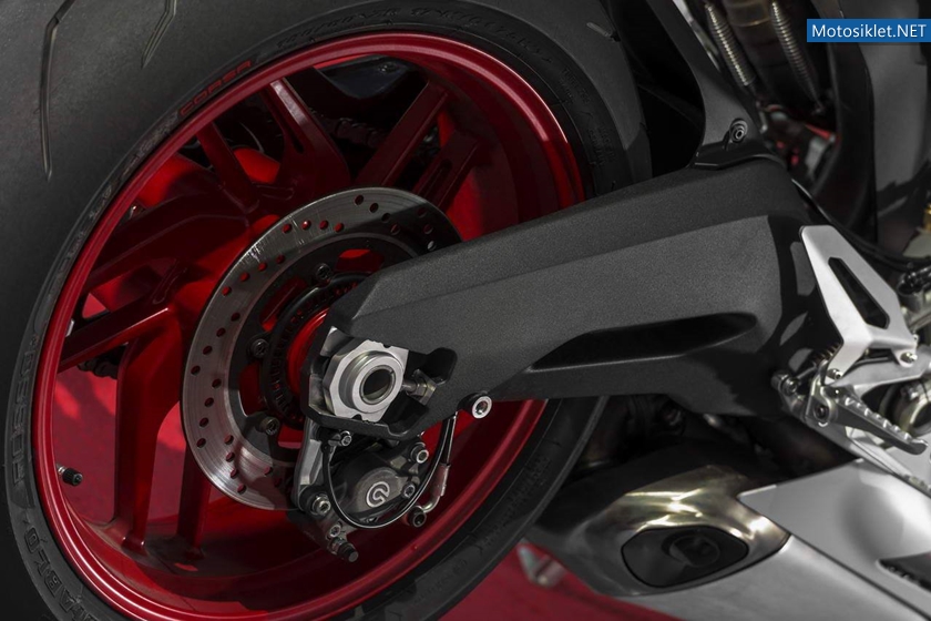 2014-Ducati-899-Panigale-023