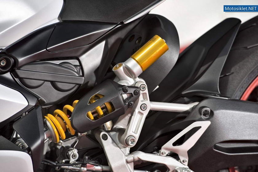 2014-Ducati-899-Panigale-024