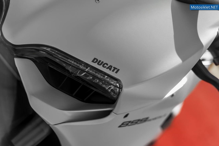 2014-Ducati-899-Panigale-030
