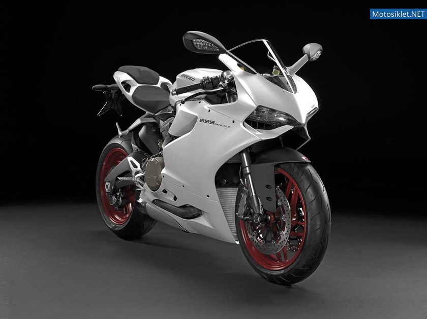2014-Ducati-899-Panigale-035