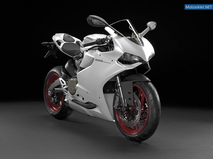 2014-Ducati-899-Panigale-046