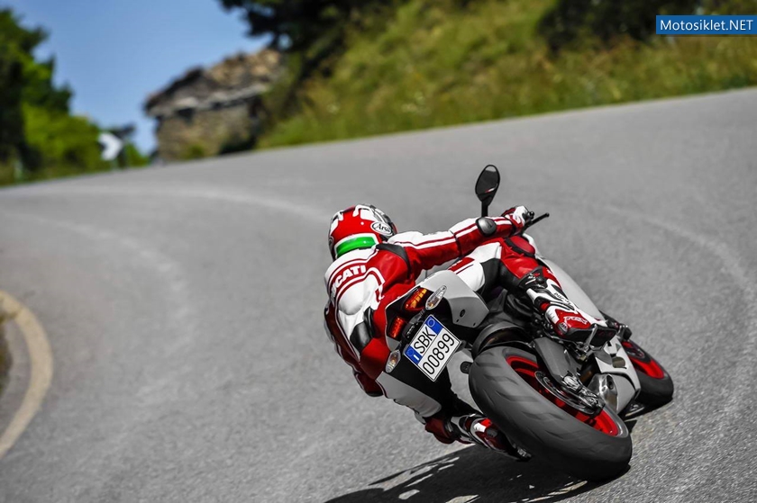 2014-Ducati-899-Panigale-048
