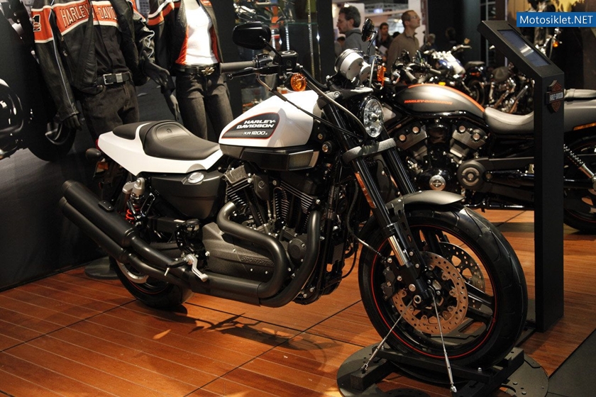 Harley-Davidson-Milano-MotosikletFuari-EICMA2011-012