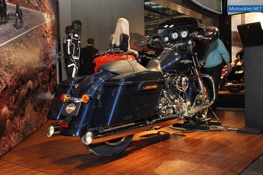 Harley-Davidson-Milano-MotosikletFuari-EICMA2011-031