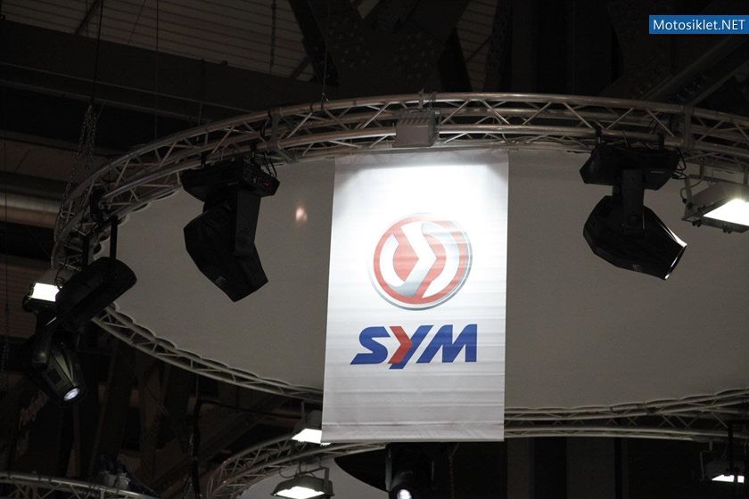SYM-Milano-MotosikletFuari-EICMA-2011-012