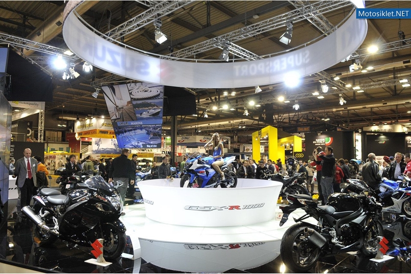 SUZUKI-Milano-Motosiklet-Fuari-EICMA2011-006