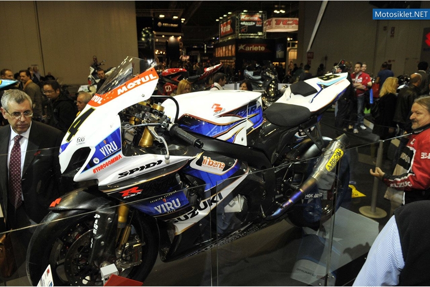 SUZUKI-Milano-Motosiklet-Fuari-EICMA2011-008