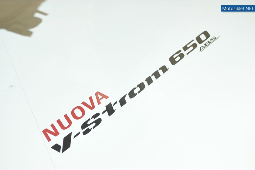 SUZUKI-Milano-Motosiklet-Fuari-EICMA2011-018
