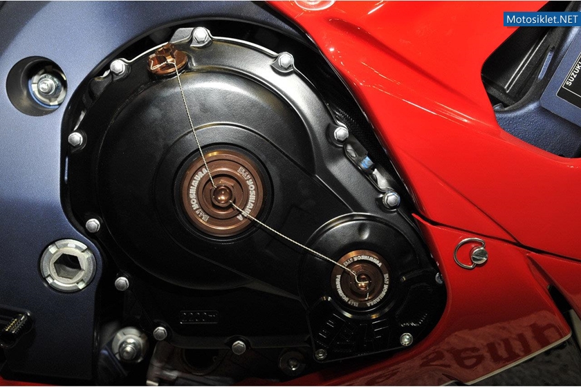 SUZUKI-Milano-Motosiklet-Fuari-EICMA2011-045
